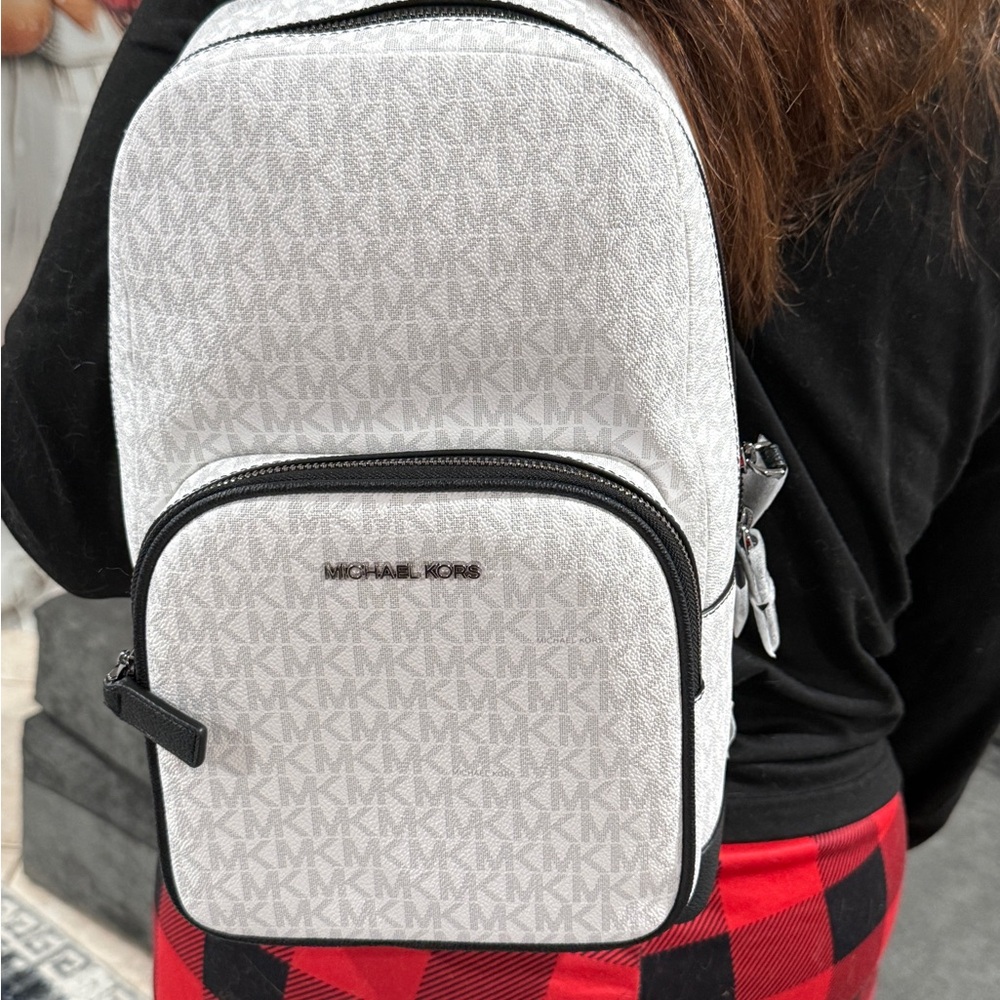 New with tags Michael Kors unisex Cooper Commuter SLNGPack - Picture 2 of 6